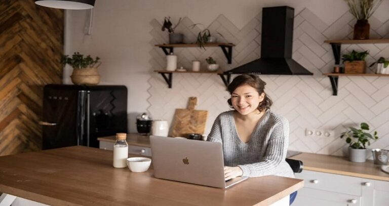 can international student work part time in usa